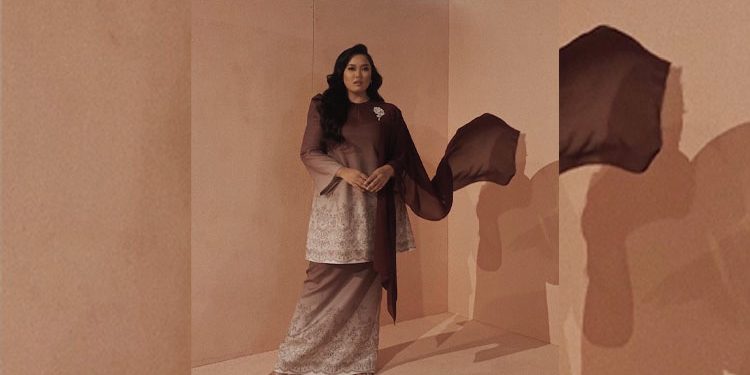 “Klien Dah Cantik, Baru Saya Balik” – Kerjaya Jurusolek Tak Halang Mafarikha Menyanyi