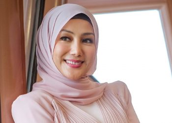 “Bosanlah Layan Gosip Kahwin!” – Betul ke Erra Fazira Bini Kedua Menteri?