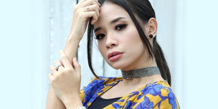 “Saya Boleh Duduk Berjam-jam Lamanya” – Shiha Zikir Gila Buku