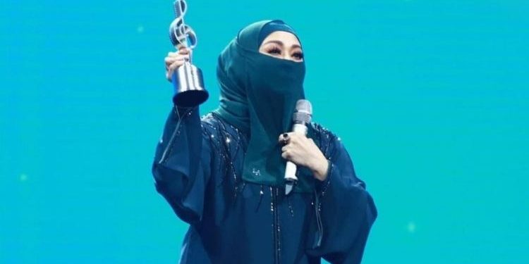 “Ya, Memang Ramai Yang Tanya” – Tiba Masa Liza Abdullah Jawab Soalan Peminat