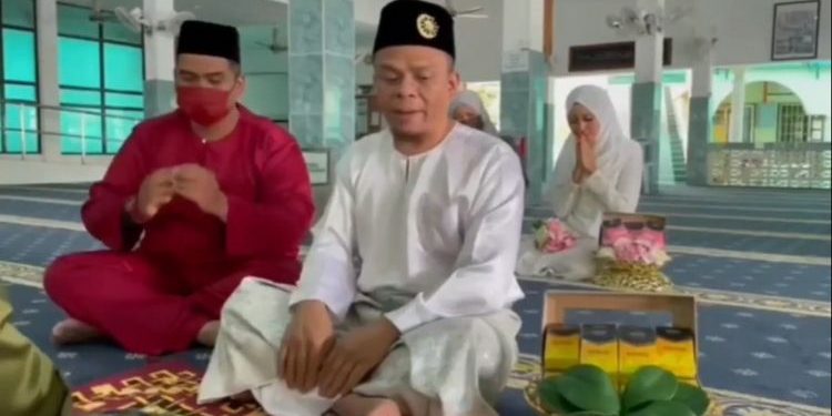 “Main Kahwin-kahwin Je!” – Tauke Jambu Dapat Izin Isteri