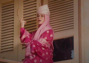 “Buat Research Tak?” – Lagak Songsang Bunga Isme Dalam MV Amaran Mula Jadi Isu