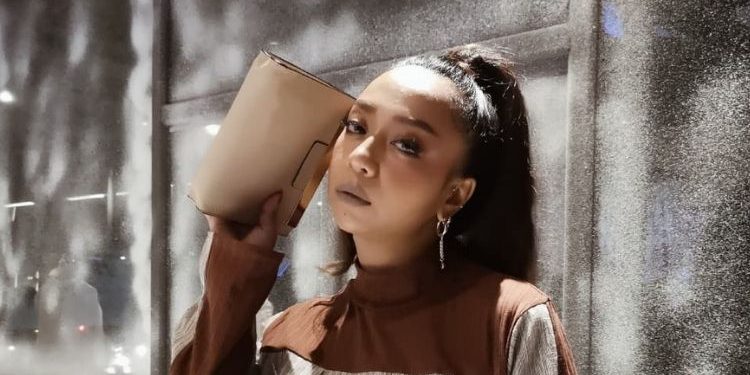 [VIDEO] “Bukan Senang Nak Lupakan Dia”- Sukar Move On, Amylea Azizan Buat-buat Sibuk