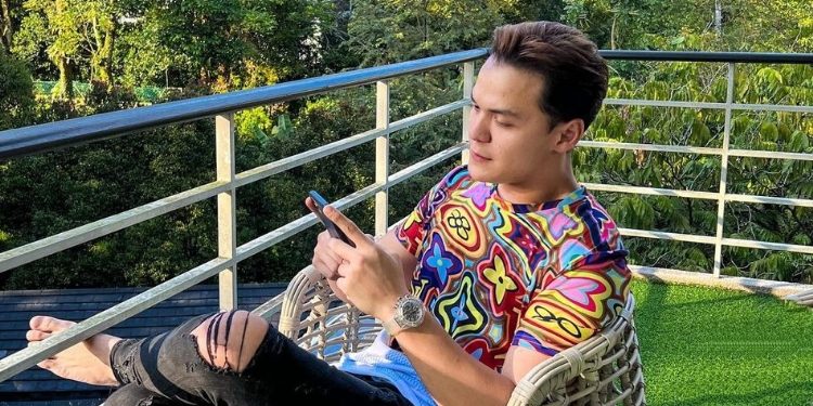 “Nak Duit Banyak, Kena Berani” – Pendapatan Mas Khan Cecah RM10,000 Dalam Enam Jam