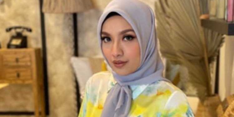 “Terpaksa Duduk Lama Dalam Tandas” – Hidapi Sembelit, Emelie Hanif Trauma Hampir Terkena Buasir