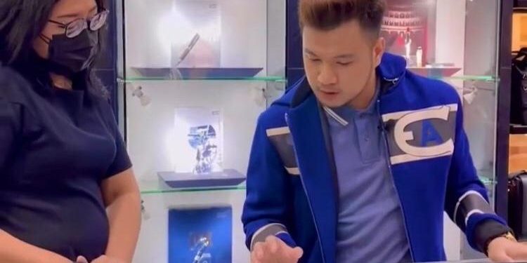 “Kau Kenapa Riak Sangat?” – Iqbal Dihentam Tayang Pen Jenama Mewah Harga RM75,000