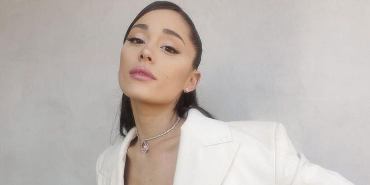 Gara-Gara Tutup Akaun Twitter, 90 Juta Pengikut Ariana Grande Mula Cetuskan Spekulasi