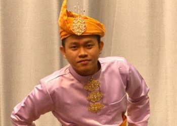 “Ini Kerja Gila” – Rakam Lagu Demo Sambil Memandu, Yasser Fikri Macam Tak Percaya