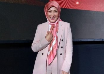 “Saya Memang Dah Tua” – Bersikap Realistik, Erra Fazira Sedia Lakonkan Watak Warga Emas