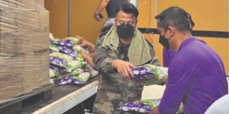 “Ini Idea Sukarelawan Banjir” – Kedai Percuma Pak Nil Bantu Ringankan Beban