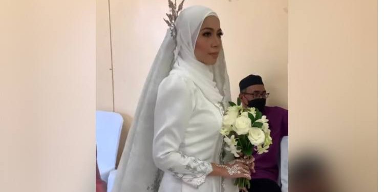 Jongkong Emas Sebagai Mas Kahwin, Syura Badron Tamatkan Status Ibu Tunggal