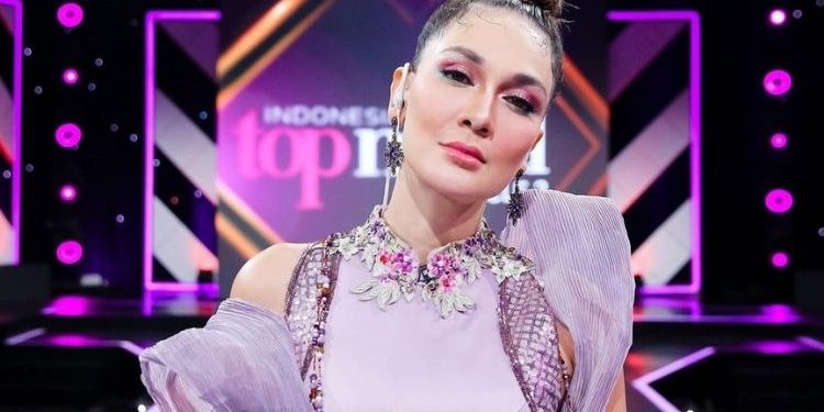 “Ingatkan Belon, Rupa-Rupanya Kondom” – Luna Maya Cerita Pengalaman Lucu Zaman Kecil