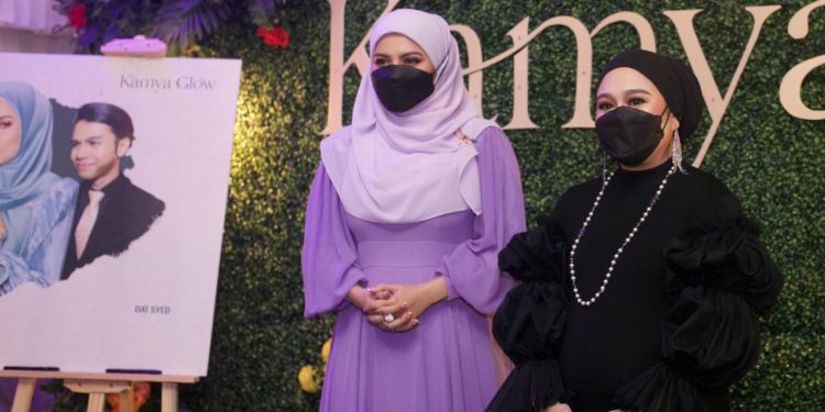 “Saya Percayakan Pengaruh Selebriti” – Dulu Penyanyi, Kini Erna Elliyana Usahawan Berjaya