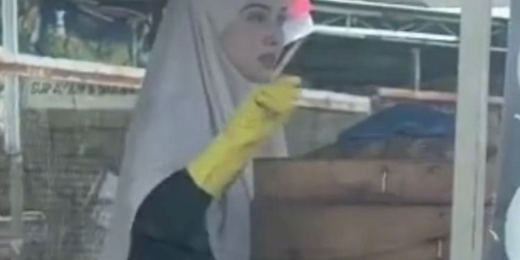 “Ramai Tanya, Betul Ke Saya Tengah Susah?” – Jual Pau Tepi Jalan, Bienda Macam Bidadari