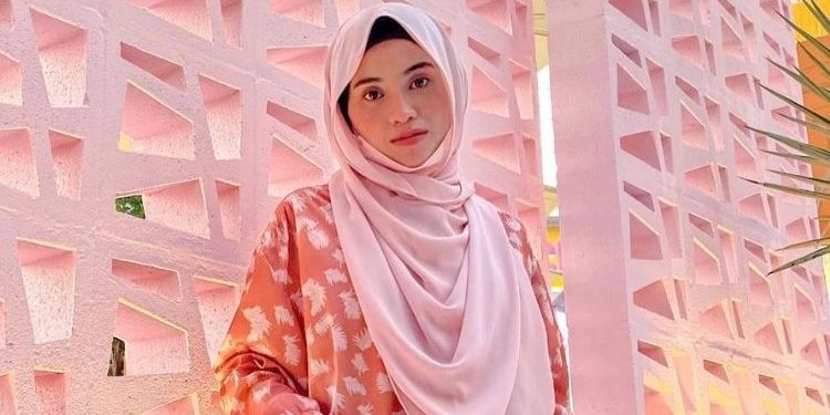 “You Called My Mother Slut!”- Syada Amzah Takkan Lupa Keluarganya Dihina Seorang Artis