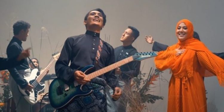 “Terjerit-Jerit, Kena Rasuk Ke?” – Sakit Telinga Dengar Lagu Raya Shila Amzah & SOG