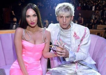 “Cuma Beberapa Titis” – Alasan Megan Fox Minum Darah Tunangnya, Machine Gun Kelly