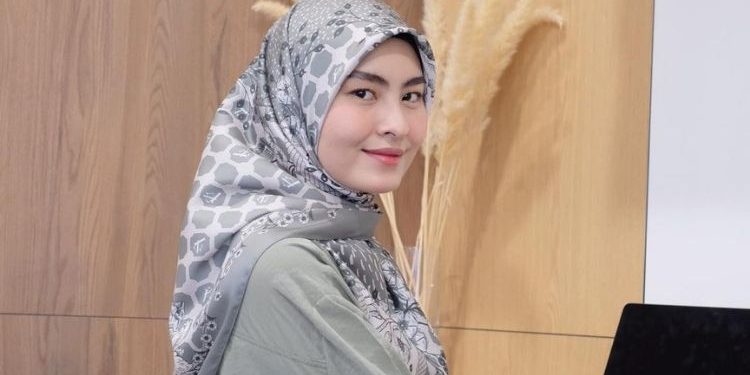 [VIDEO] “Sumpah, Saya Belum Kahwin!” – Tegas Wany Hasrita Nafikan Bernikah Sabtu Lalu