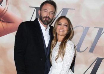 Jennifer Lopez Dan Ben Affleck Bertunang Semula Selepas 17 Tahun Putus