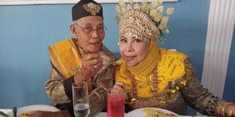 Perkahwinan Dibina Hanya Bertahan Tiga Bulan, Mak Wan Latah Diceraikan Dengan Talak Satu