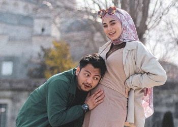 “We Are Pregnant” – Uyaina Arshad Dan Raja Syahiran Umum Hamil Anak Sulung