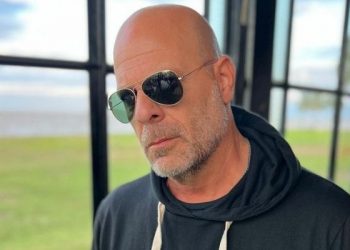 Bruce Willis Terselamat Daripada Anugerah Prestasi Terburuk Selepas Diagnosis Aphasia