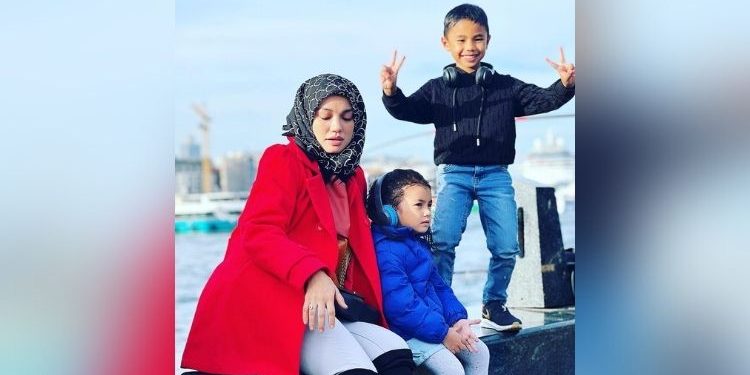 “Please Jangan Malukan Mama” – Puteri Sarah Mahu Hantar Anak-anak Belajar Di Luar Negara