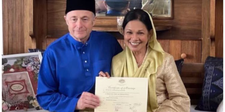 Bernikah Kali Kedua, Salamiah Hassan Akan Ikut Suami Menetap Di Tasmania, Australia