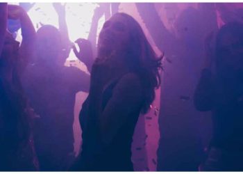 Dalam TV Alahai Sopan Bertudung, Masuk Kelab Salin Tak Tumpah Macam ‘Bitch’