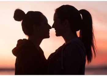 Adik Bekas Pengacara TV Bangga Jadi Lesbian Kahwin Sejenis, Akui Tiada Agama