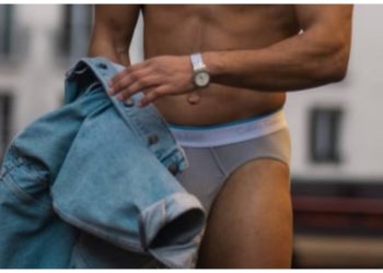 Semakin Berani, Aktor Sasa Dengan Selamba Berseluar Dalam ‘Jual Diri’ Secara Terbuka