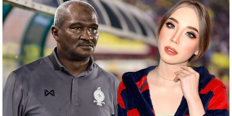 Desas-desus Hubungan Fyna Jebat Dan Zainal Abidin Terjawab – “Ya Betul, Kami Dah Nikah”