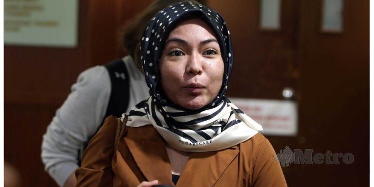 Reaksi Nad Zainal Ketika Ditanya Tentang Isu Dana Rawatan – “Saya Akan Jawab Dengan Suami…”