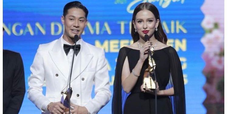 Diiktiraf Drama Novel Terbaik, Melur Untuk Firdaus Angkat Pasangan Meerqeen Dan Anna