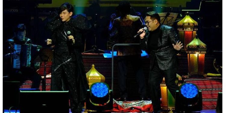 [V] Vokalis Nasyid Saujana Tiru Gaya Aina Abdul? Dr Idzu Jawab – “Ini Fesyen Ala Drakula Ya!”