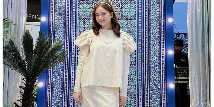 Asyik Ulang Alik Dari KL Ke UK, Iris Leona Tepis Dakwaan Anak Manja – “Semuanya Guna Wang Sendiri”