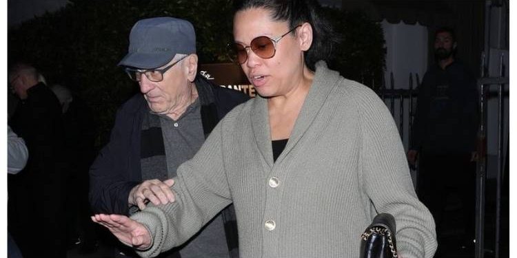 Robert De Niro Timang Cahaya Mata Yang Ketujuh – “Tak Mudah Jadi Bapa Pada Usia 79 Tahun Ini”