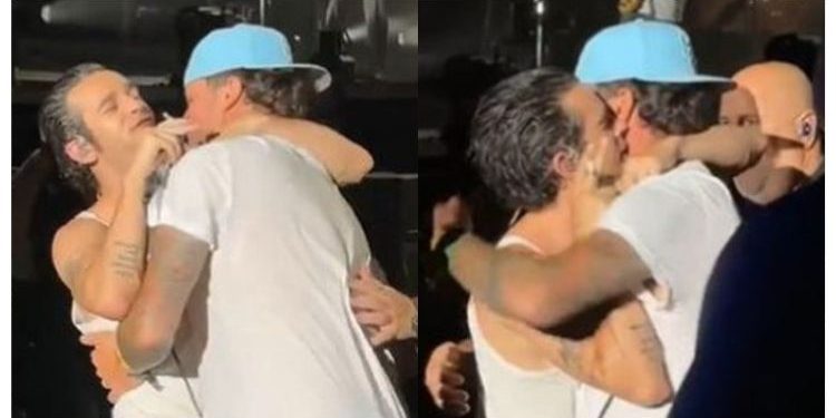 Laga Pipi Dengan Matty Healy, Vokalis Blink-182 Pula Perli Malaysia