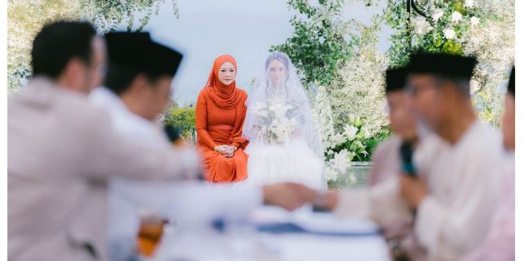 Sah! Intan Najuwa Nikah Datuk Asraf, Terima Hantaran RM222,000