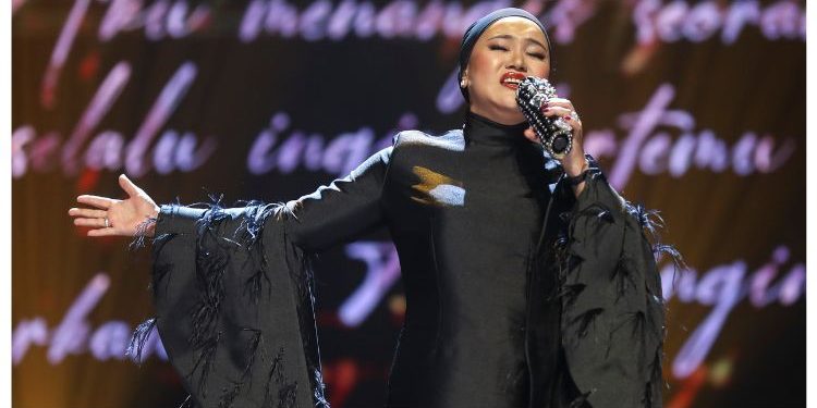 Ramai Menangis Tonton Persembahan Azharina -“Memang Menusuk Kalbu, Lebih-Lebih Lagi Yang Dah Tak Ada Ayah…”