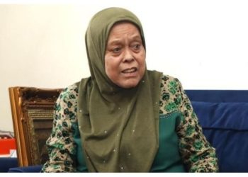 Mak Jah Menangis Terima Sumbangan Perdana Menteri