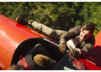 [V] Tom Cruise Passed Out Several Times While Performing A Dangerous Aerial Stunt!
