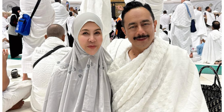 No More Hiding! Bonda Rozita Finally Unveils Photo Of New Husband In Mecca