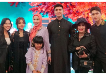 [V]Fuji & Verrel Shine In Matching Black At Family Gathering