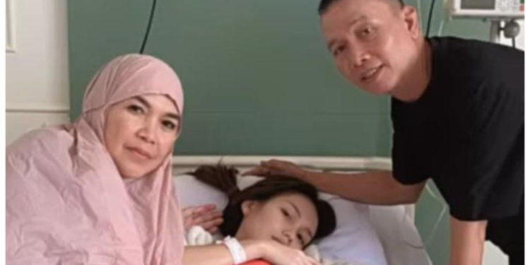 “Tak Sanggup Lihat Kamu Lemah” – Ayu Ting Ting Dimasukkan Ke Hospital