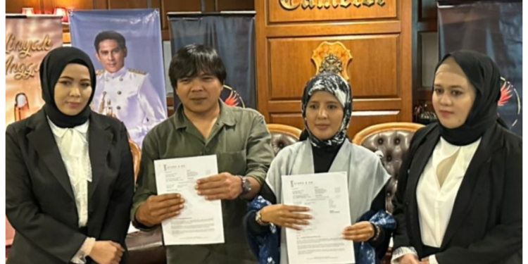 Former Business Partner Uses Name Without Permission, Azlan Komeng & Wife Take Legal Action