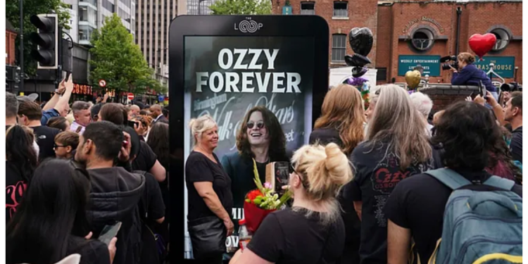 “Selamat Jalan, Prince Of Darkness” – Ozzy Osbourne Diarak Buat Kali Terakhir
