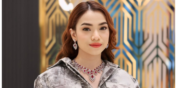 “Bella” Didakwa Sebar Fitnah Ruhainies Ada ‘Sugar Daddy’?