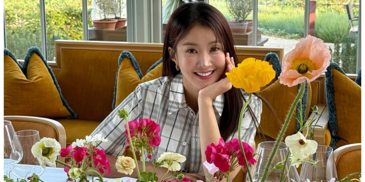 Pelakon Lee Si Young Umum Kehamilan Dengan Embrio Bekas Suami