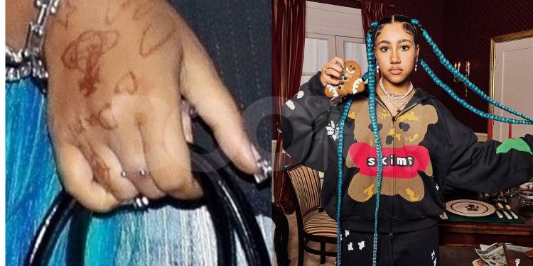 Anak Kim Kardashian, Kanye Bidas Pengkritik Isu Tindik Jari